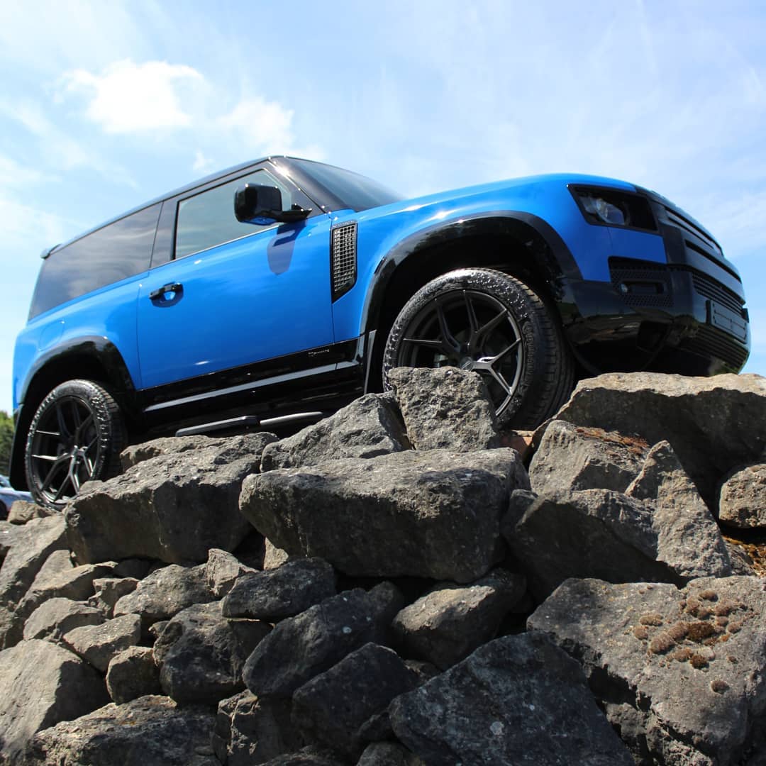 Defender D250 XDynamic S 90 Wrapped in Black & Blue